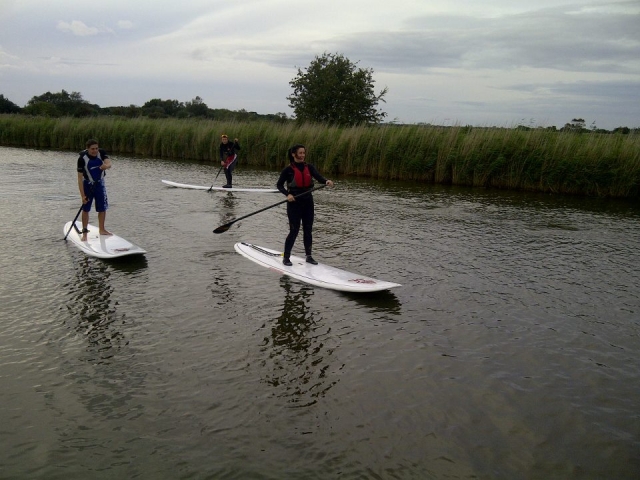  Lo Stand Up Paddle Board è una grande attività di gruppo 